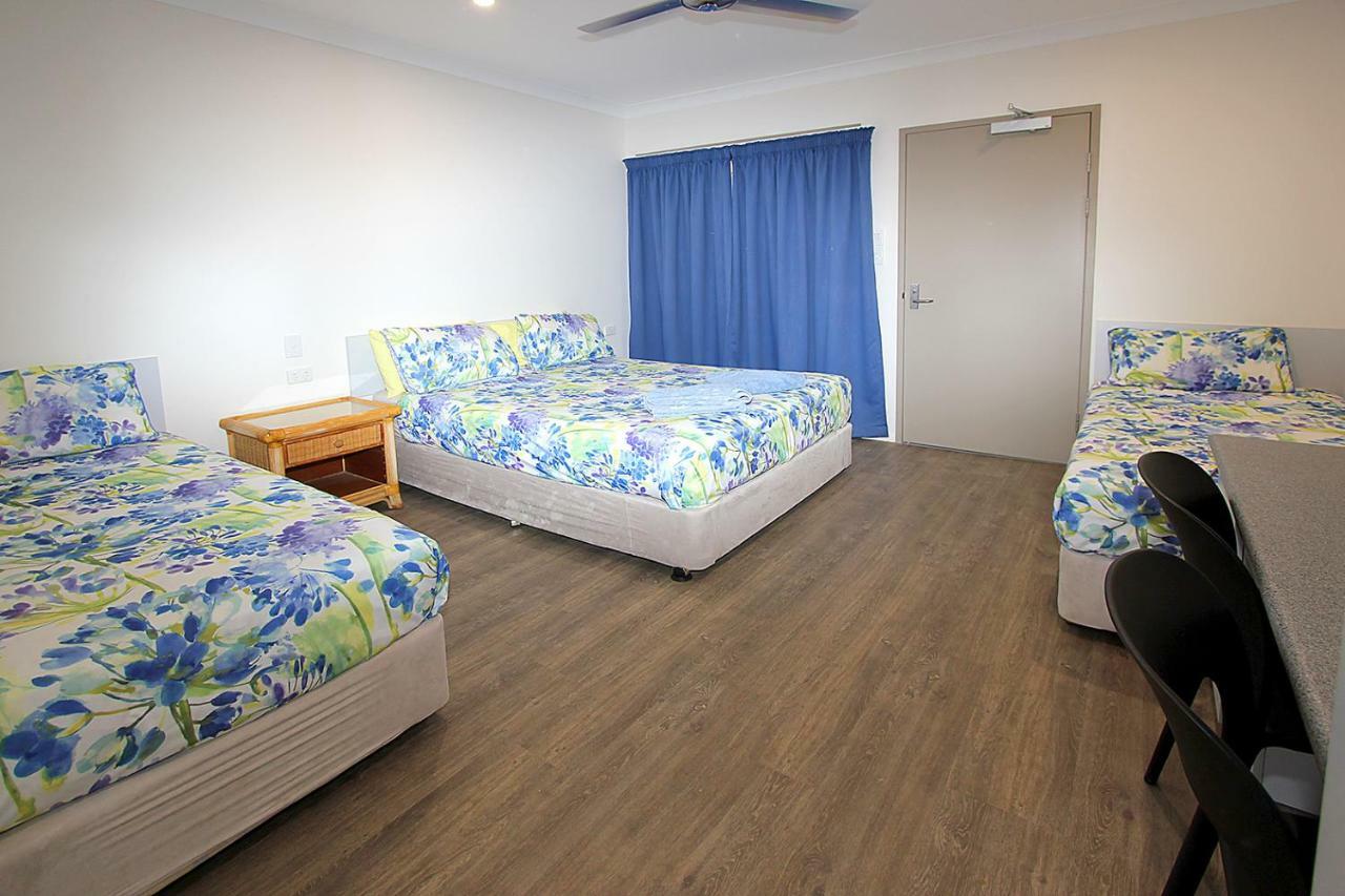 Reef Gardens Motel Proserpine Exterior foto